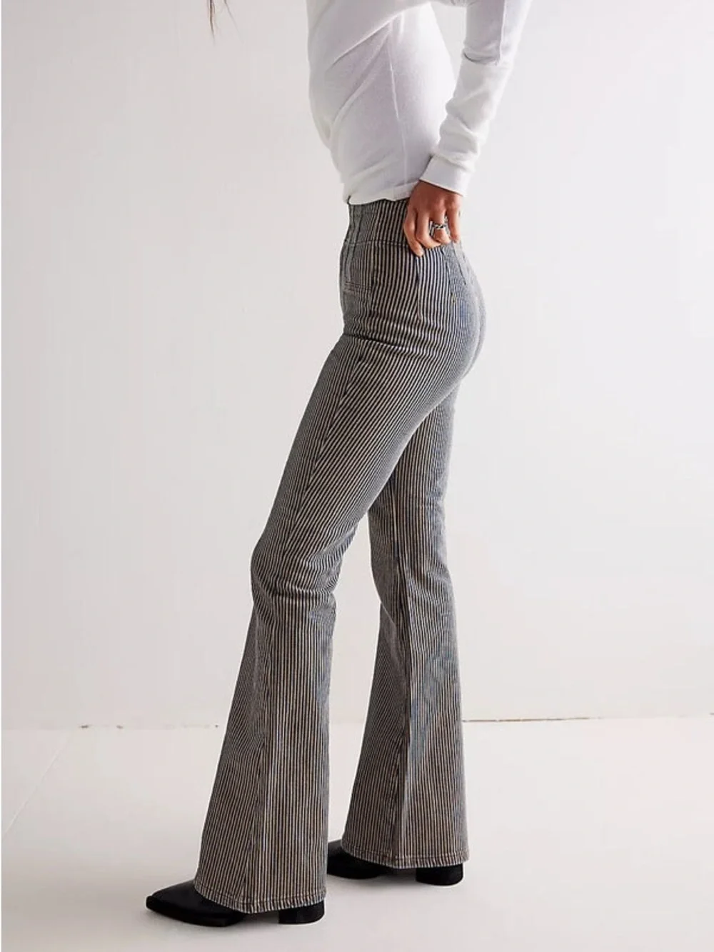Free People Women’s Jayde Railroad Flare Jeans in Train Car Stripe. Size 26.